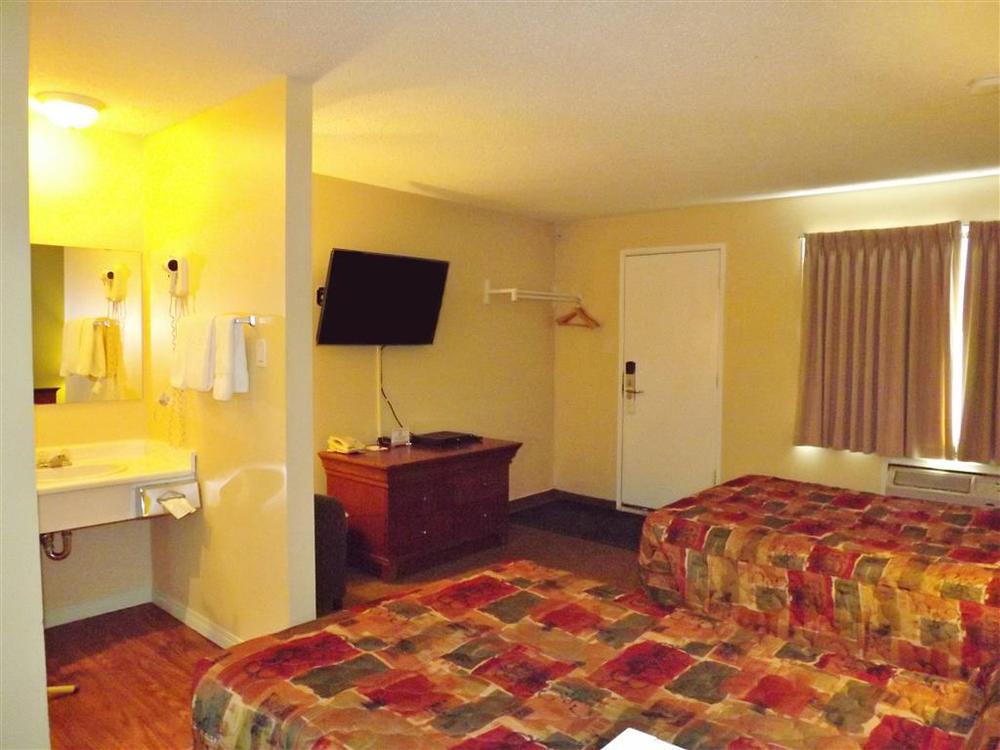 Canadas Best Value Inn Уайткорт Номер фото