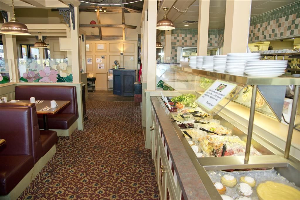 Canadas Best Value Inn Уайткорт Ресторан фото