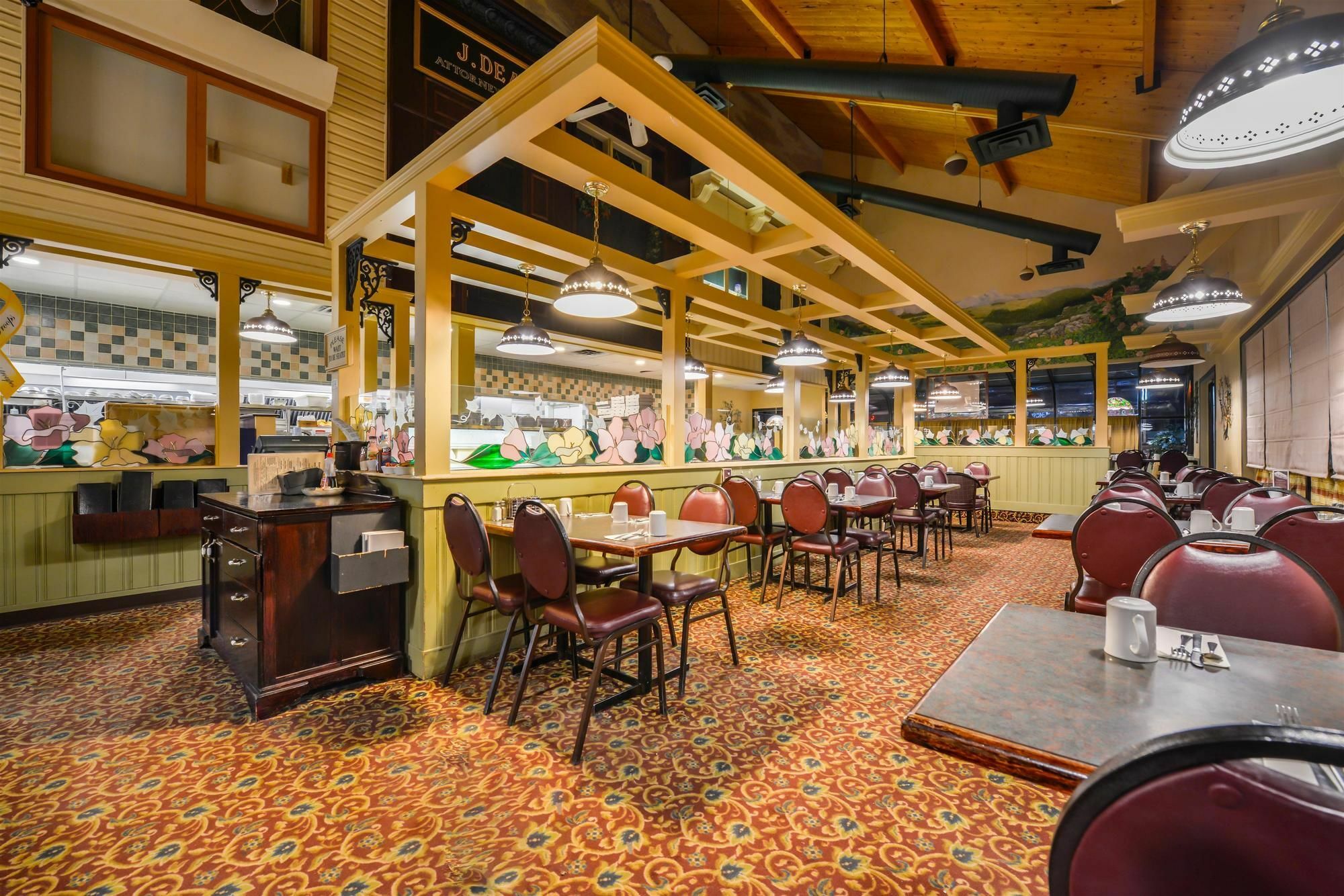 Canadas Best Value Inn Уайткорт Экстерьер фото