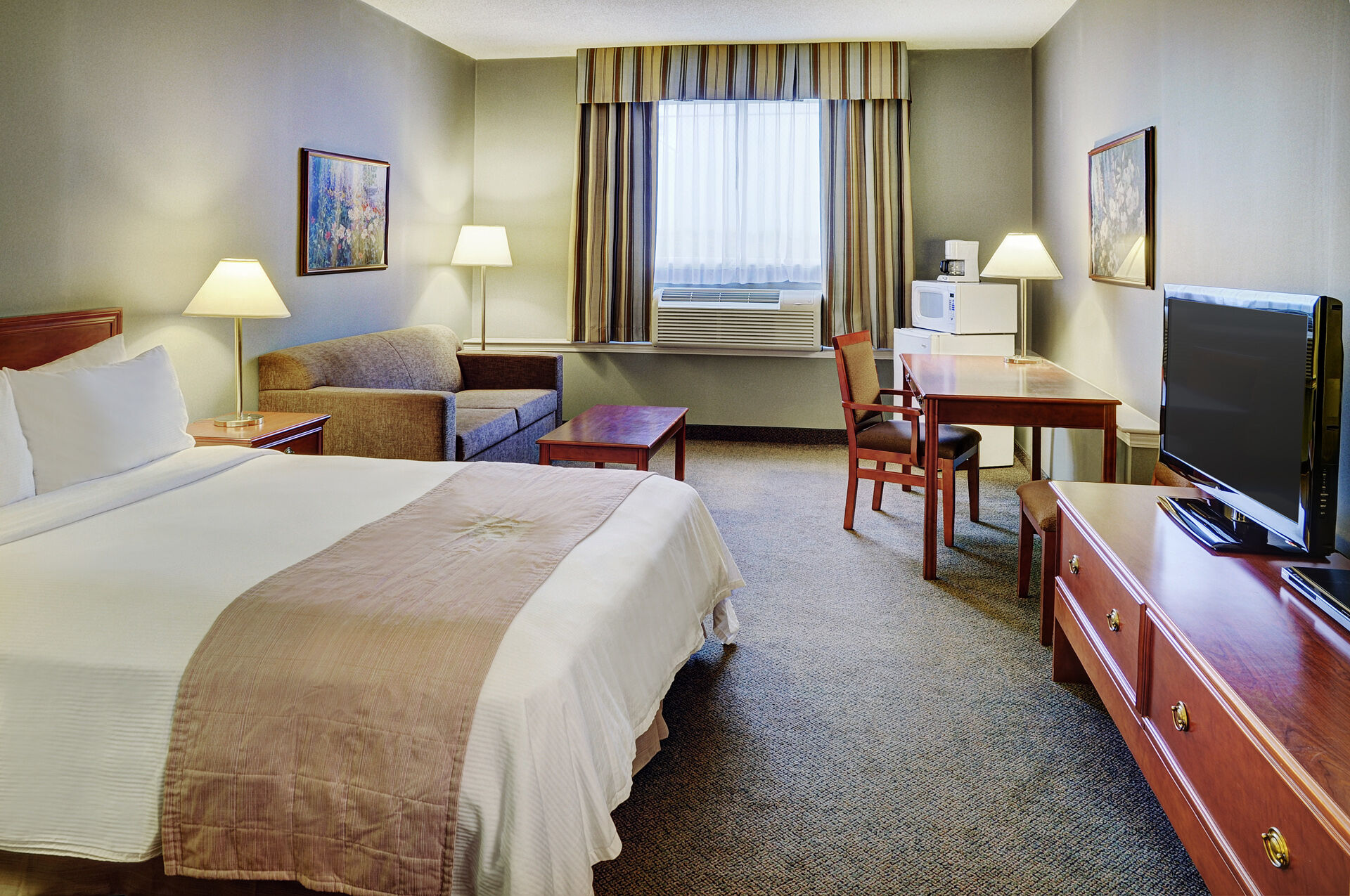 Canadas Best Value Inn Уайткорт Экстерьер фото